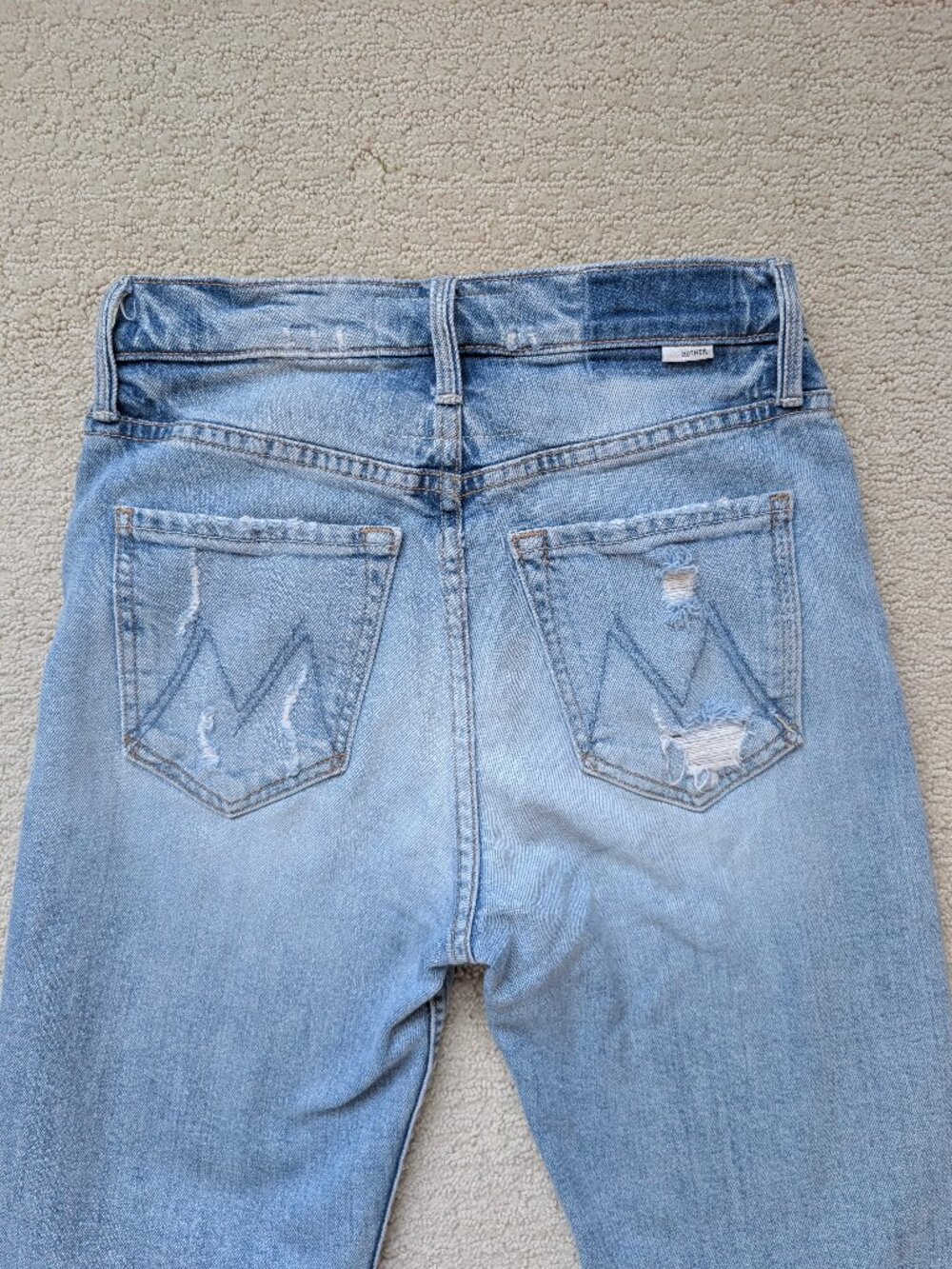 MOTHER Superior 25 The Tomcat Jeans in The Confession high rise distressed denim - Picture 5 of 12